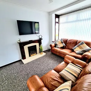 Modern 3 Bedroom House Close To The Centre Belfast