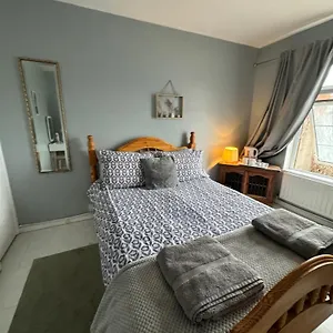  Alloggio in famiglia House Near To Castlecourt Shopping